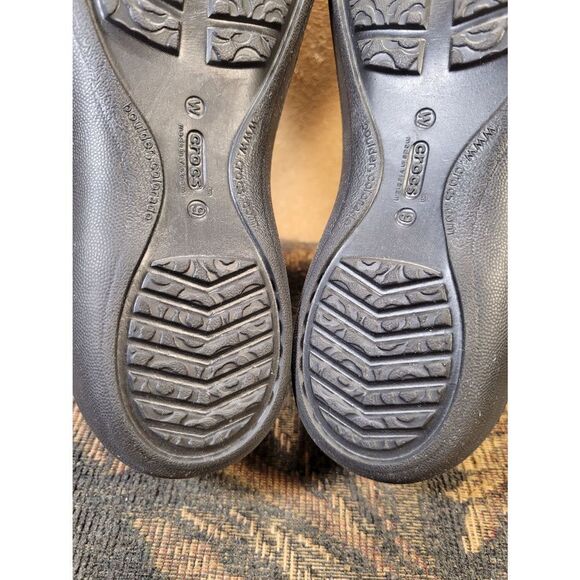 CROCS Womens Black Slingback Flats with Silver Rose Charm- Size 9 - Picture 10 of 10